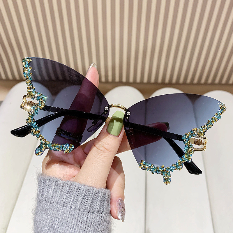 نظارات شمسية فاخرة على طراز Y2 - مراجعة Vintage Fashion Y2K وسعره