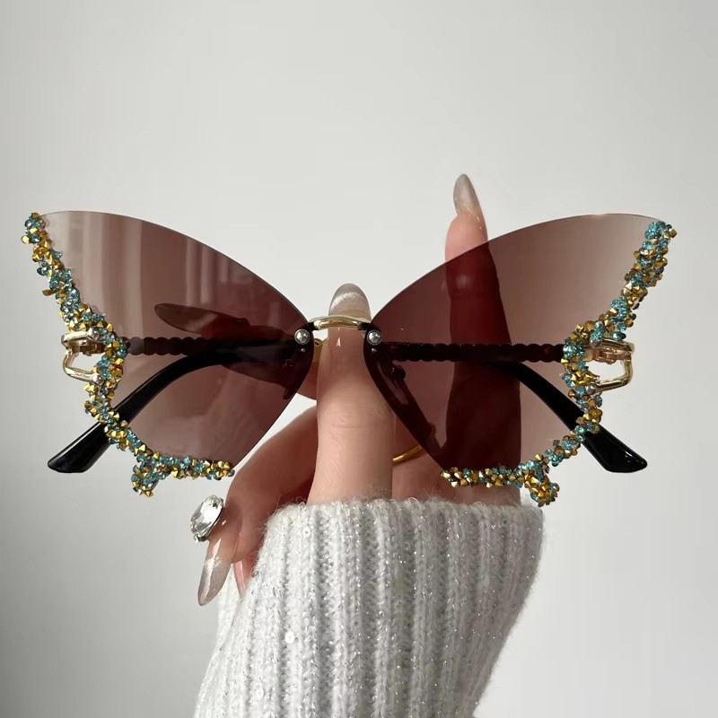 نظارات شمسية فاخرة على طراز Y2 - مراجعة Vintage Fashion Y2K وسعره