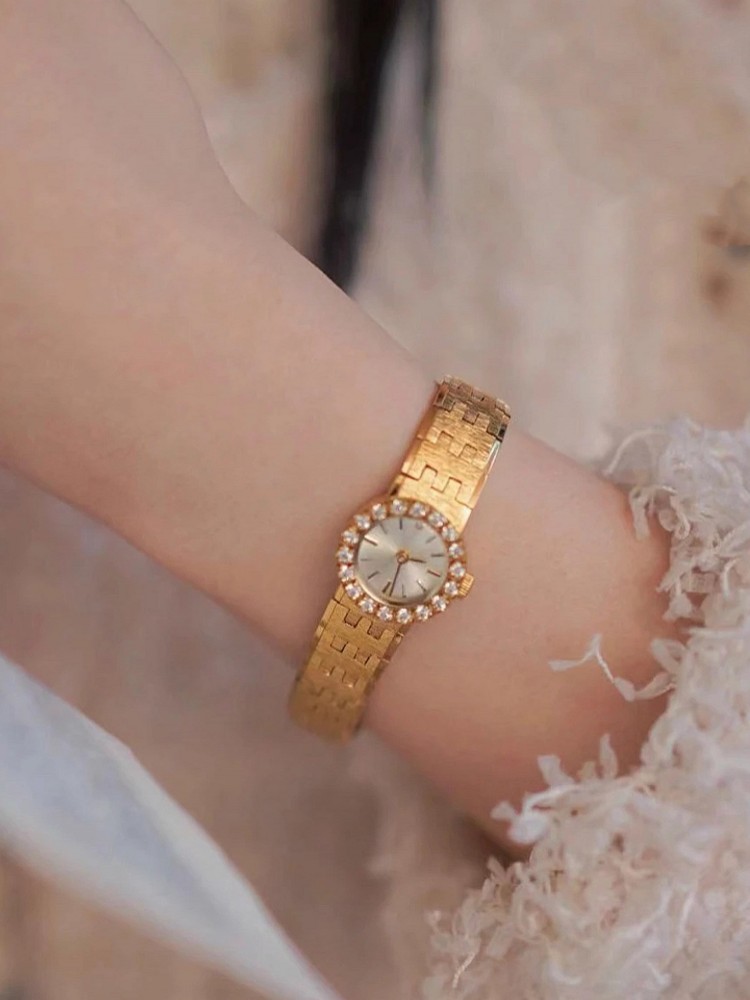 ساعة كوارتز نسائية كلاسيكية مط - مراجعة Vintage Fashion Ideas وسعره