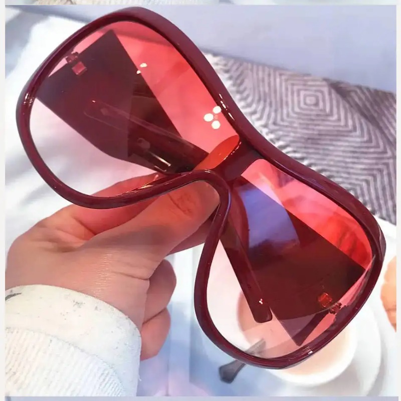 نظارات شمسية كبيرة الحجم من ون - مراجعة Vintage Fashion Y2K وسعره