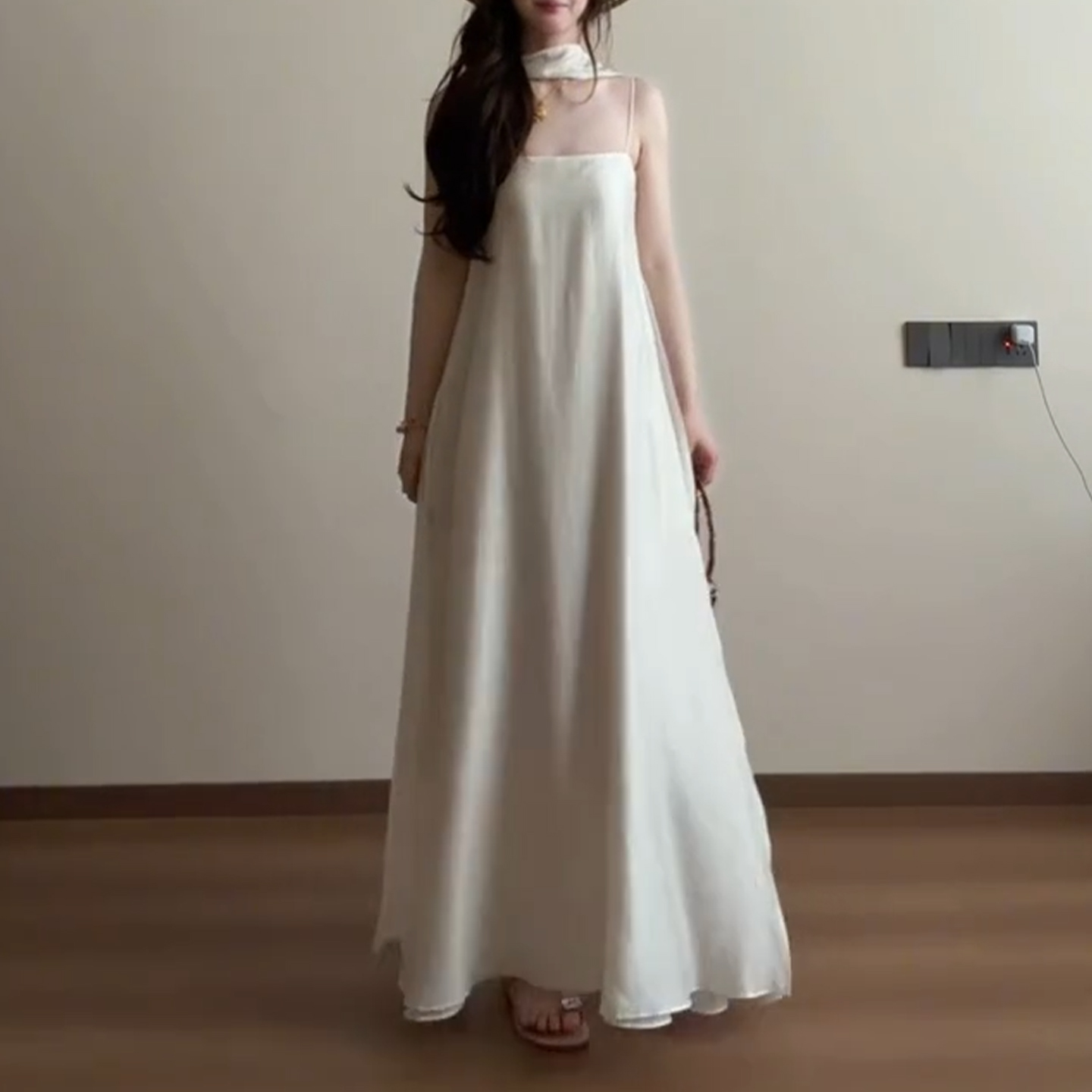 فستان ماكسي أبيض جديد بحمالات  - مراجعة Vintage Fashion Tiktok وسعره
